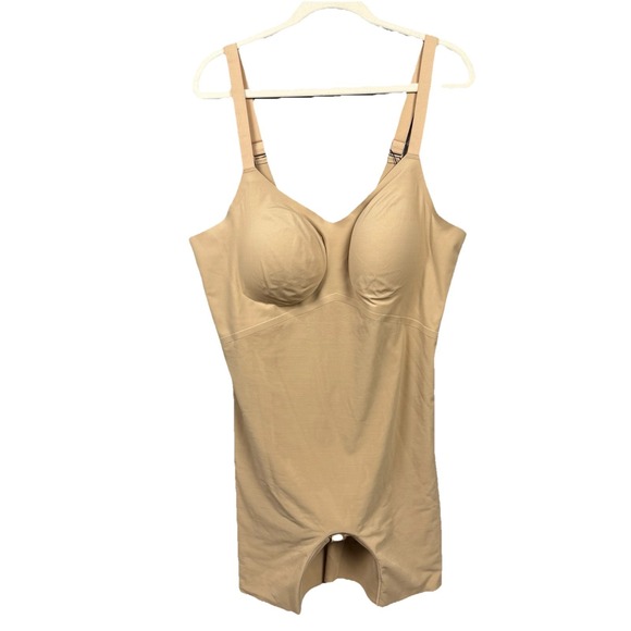 Honeylove Other - HoneyLove Women's 2X Mid-Thigh Shaping Superpower Bodysuit Sand NWT